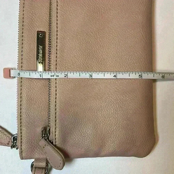 Nine West Clutch Blush Pink Purse Wallet Cash Keys Organize Cards Makeup Dinner - Picture 10 of 11